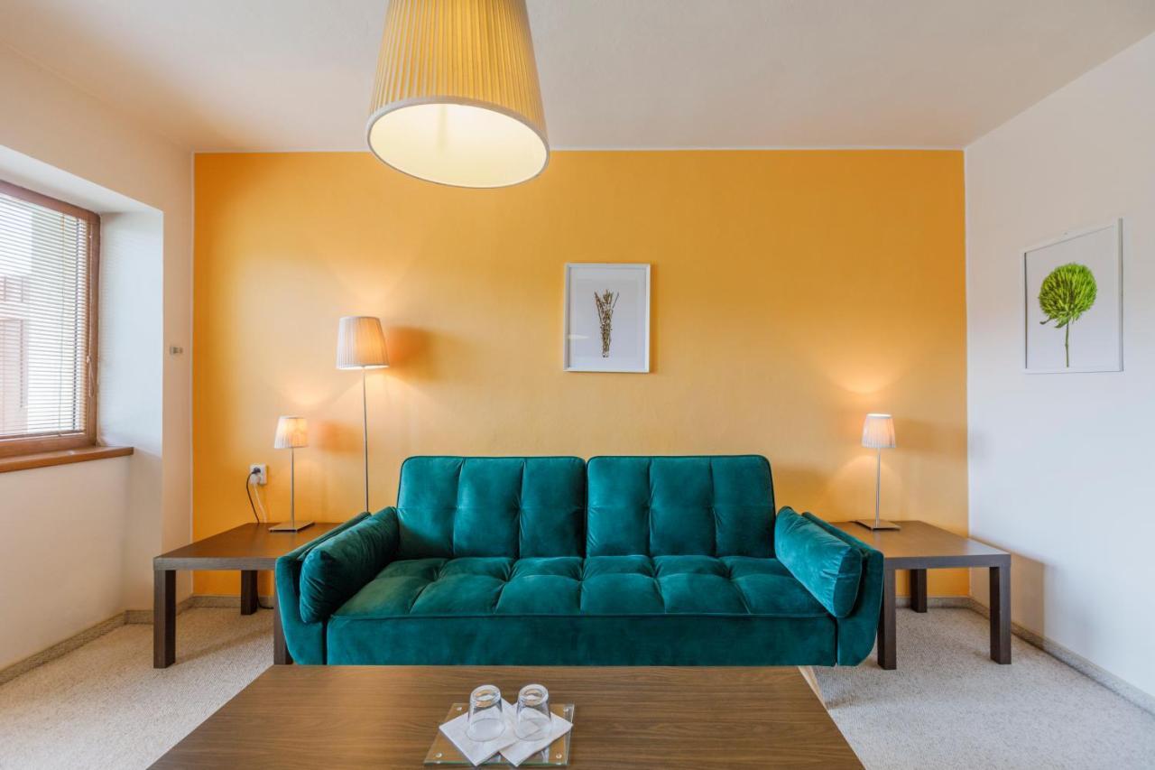 Hotel Rusava Ngoại thất bức ảnh