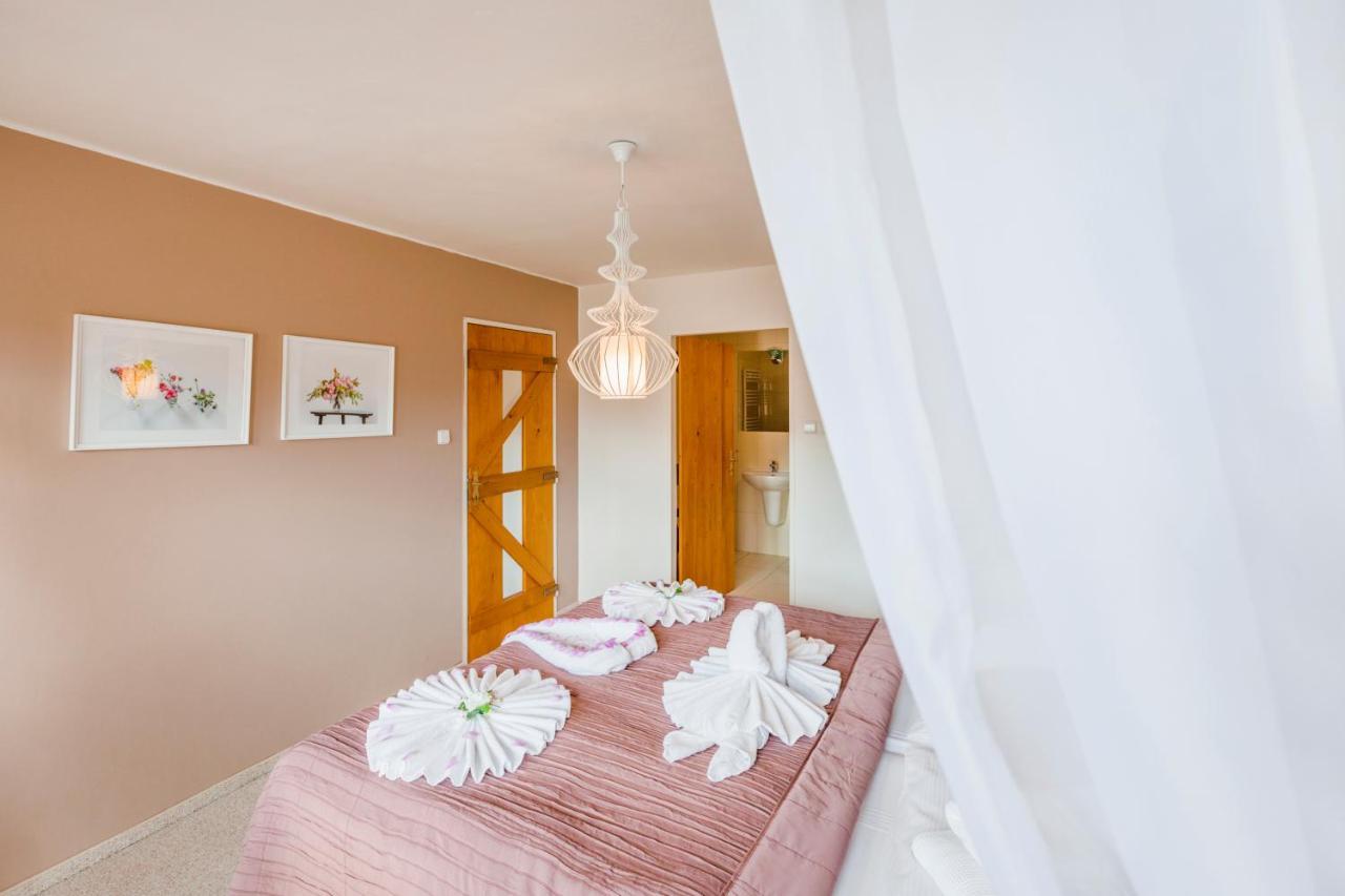 Hotel Rusava Ngoại thất bức ảnh